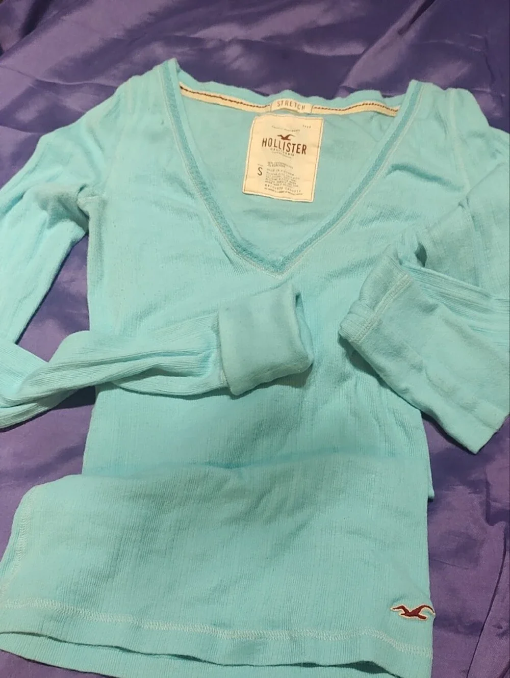 Hollister Light Teal Ribbed V-Neck Long Sleeve Top - Picture 2 of 2